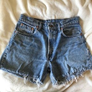 Vintage Levi’s Cut off Denim shorts size 6